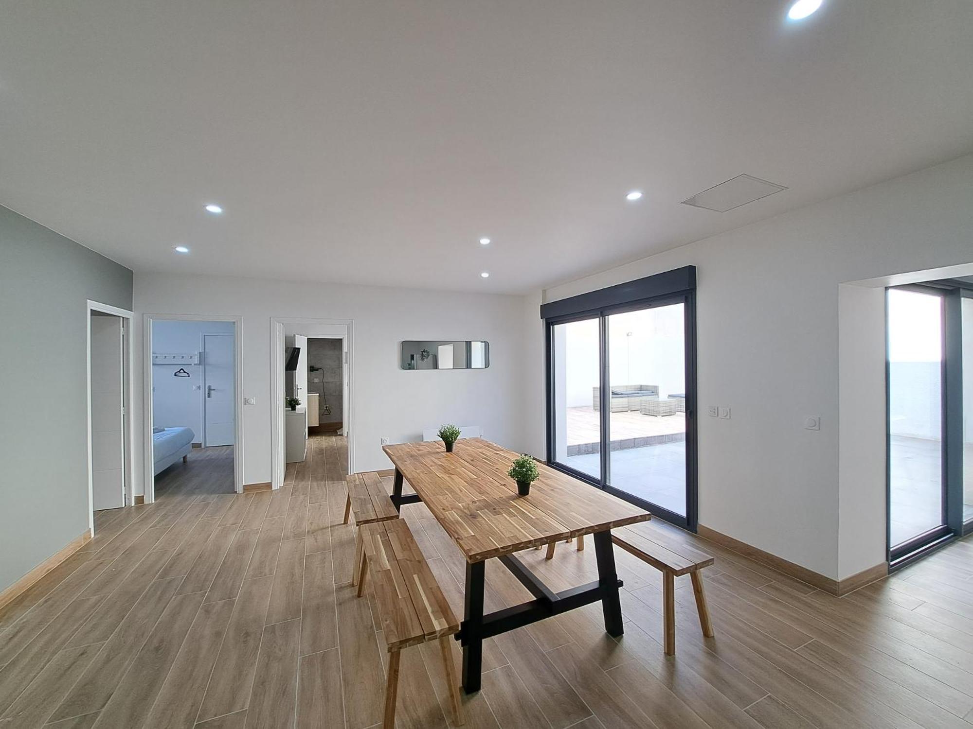 Abu Dhabi, Magnifique Maison Appartement Reims
