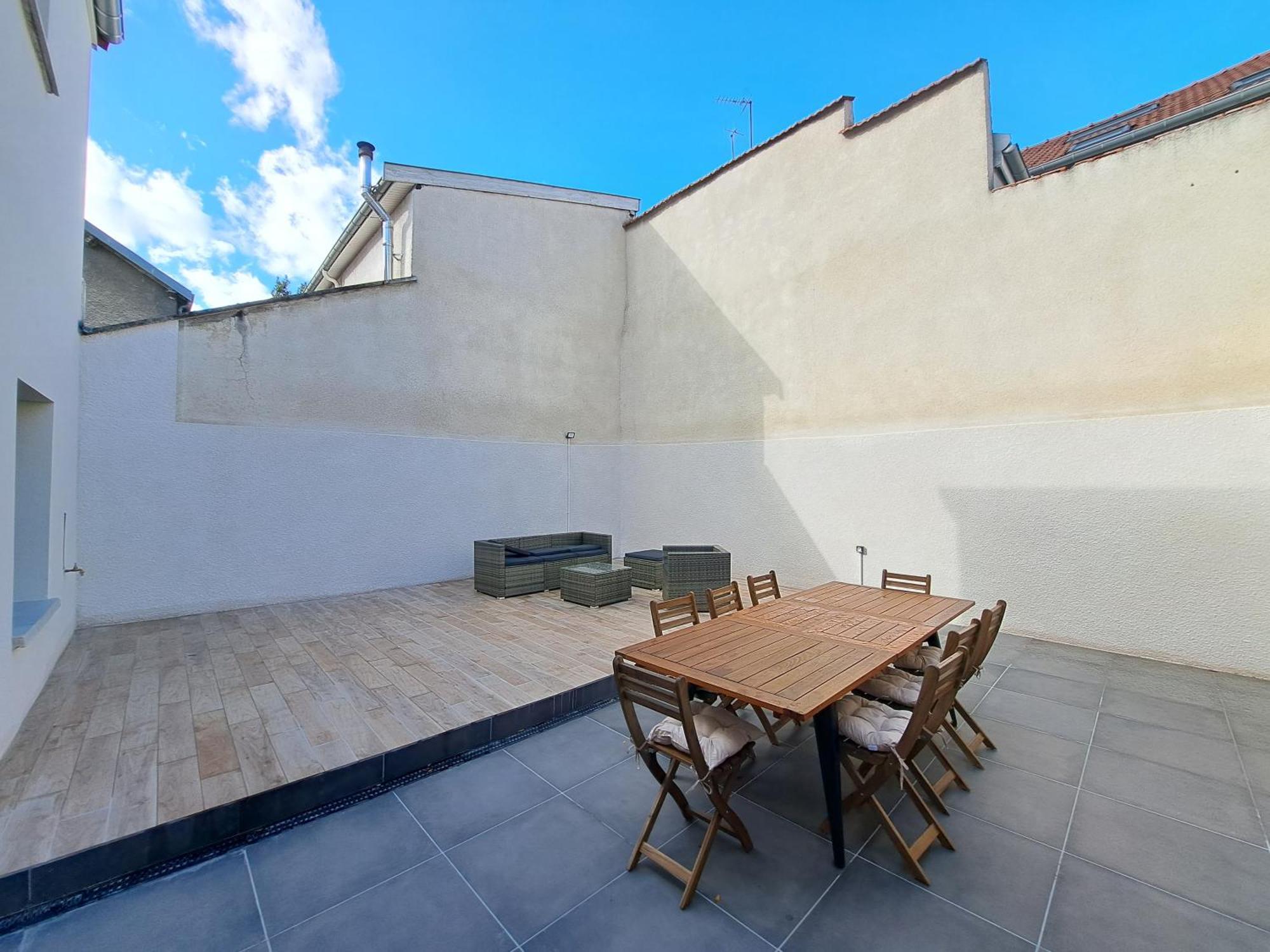 Apartment Abu Dhabi, Magnifique Maison Reims