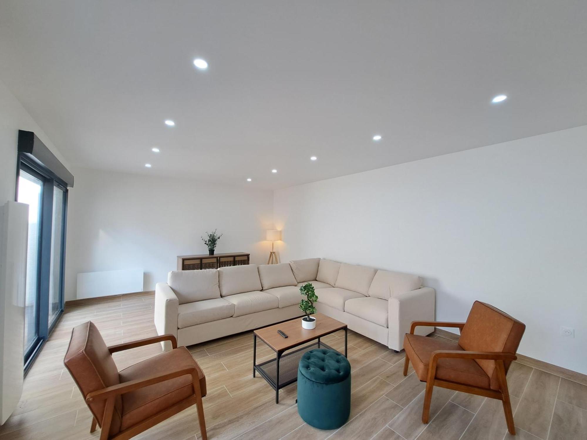 Abu Dhabi, Magnifique Maison Appartement Reims